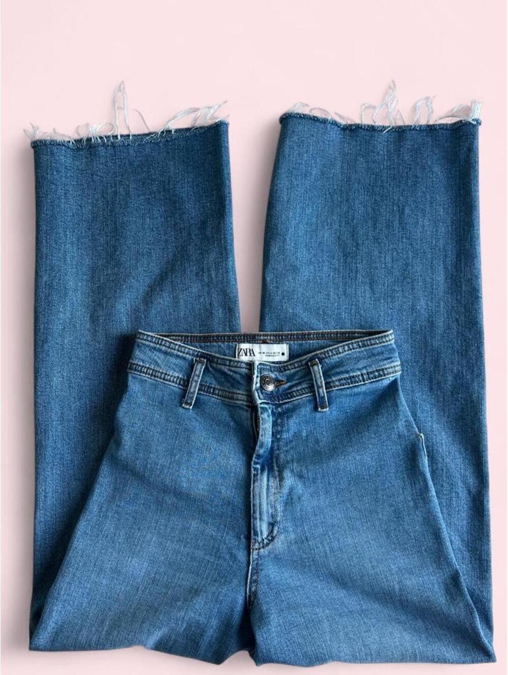 •LIGHT WASHED ZARA WIDE LEG FLARE JEANS